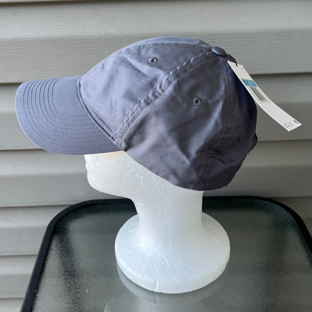 NWT- NIKE Club Cap Golf Strapback Hat GREY Sz M/L